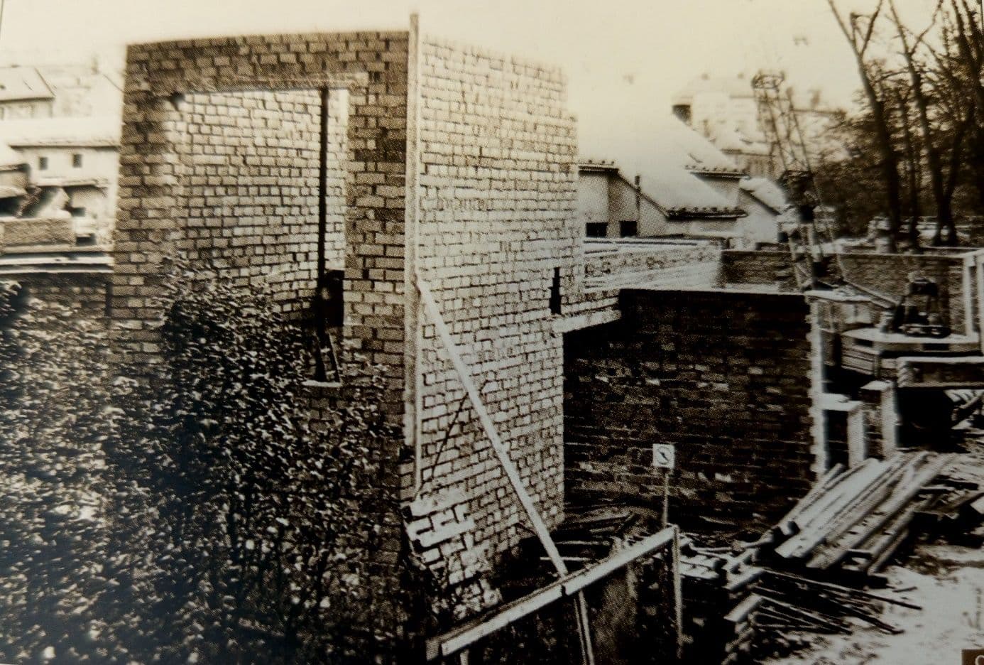 Stavba nového komplexu KD Ostrov